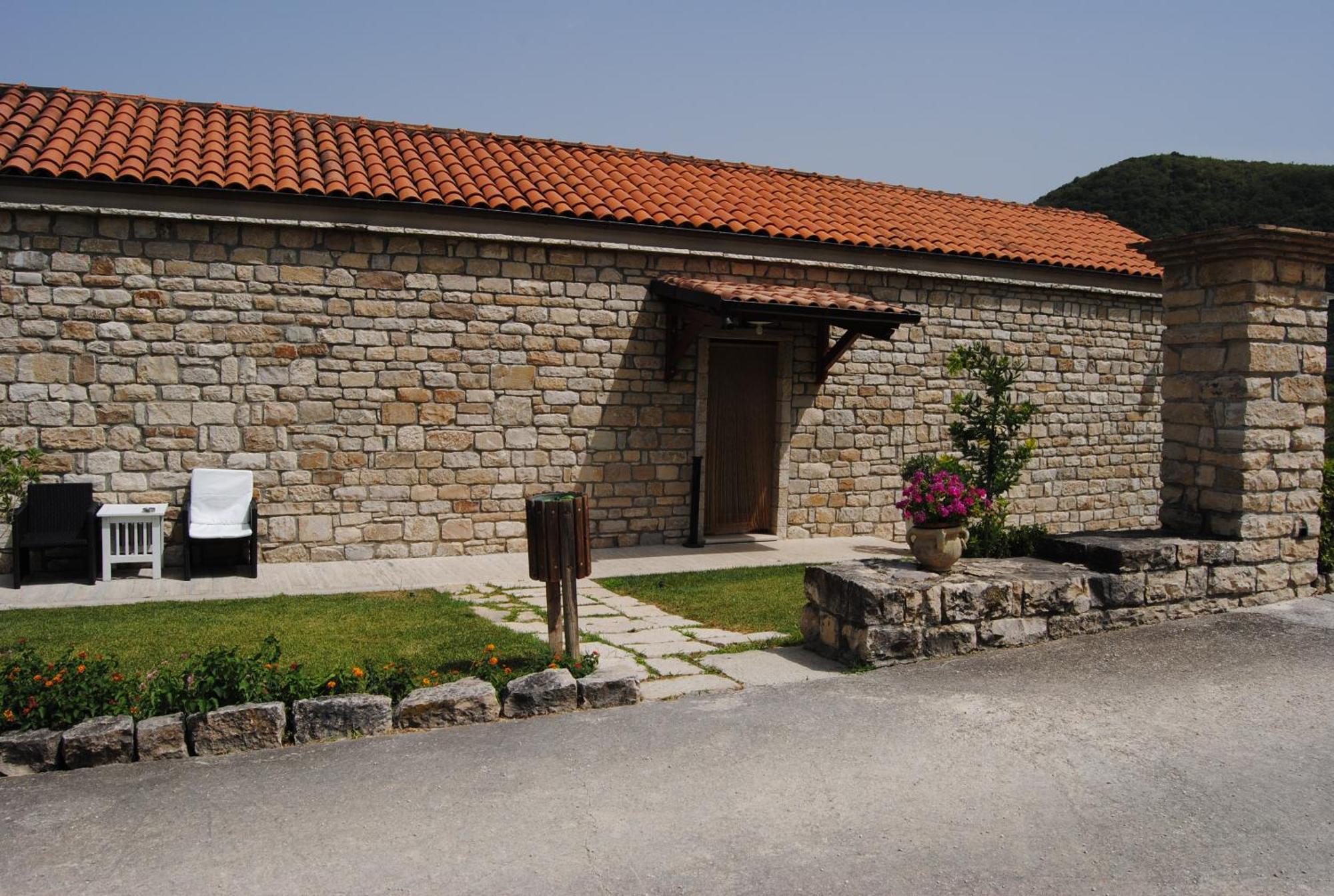 Hotel Ristorante Solelago Guardialfiera Exterior photo